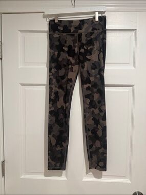 Athleta Kids Camo Leggings - Black & Brown